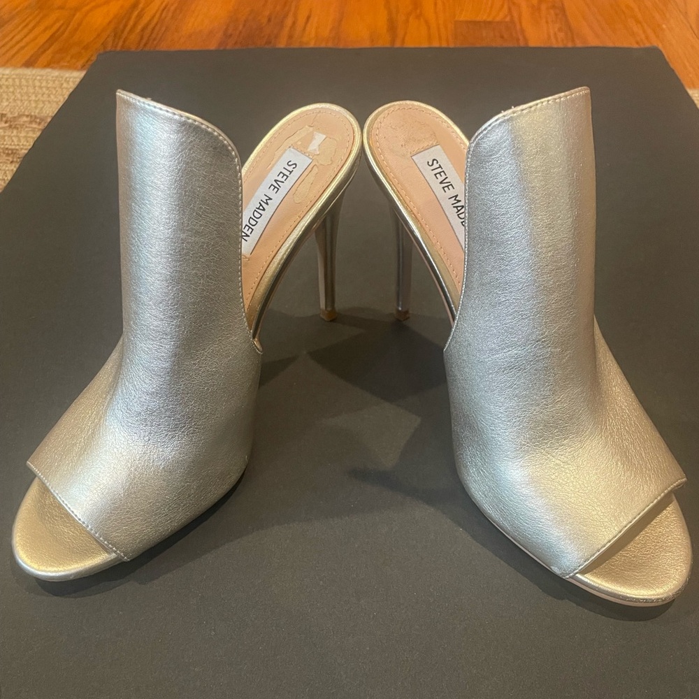 Steve Madden Sinful Gold Metallic Mule Stiletto-Never Worn